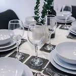 別荘 Spacious 2-bed 5mins To Co-op Live & Etihad Campus W Free Parking