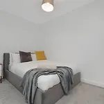 Apartment New 2br In Kinetic, Talbot Road Manchester