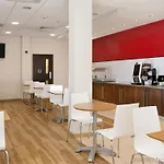 Travelodge Upper Brooks Street Hotel Manchester