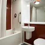 Travelodge Upper Brooks Street 3*