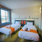 Hotel Easyhotel 2*