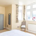 Appartement No 1 - The Old Red King Pub, Whitefield,