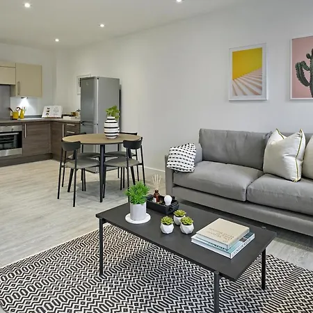 Appartement Media By Charles Hope
