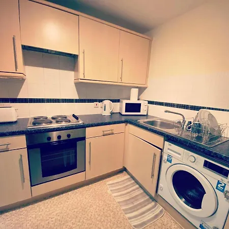 Immaculate 2-bed In Lägenhet