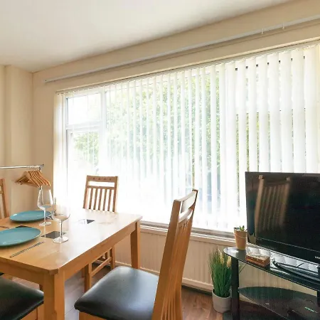 Homely Holiday In Near Etihad Stadium Holiday home *