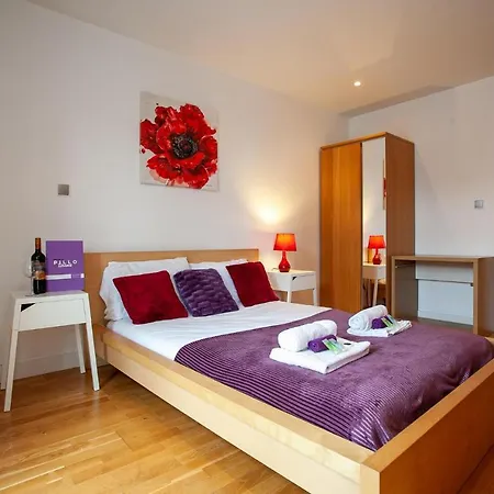 Apartment Stunning In The Centre Of That Sleeps 6
