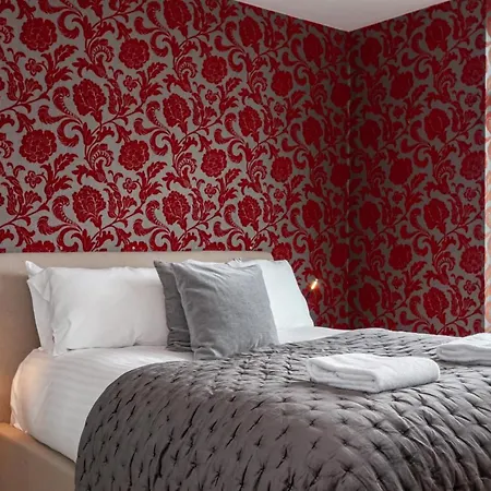 Iconic Luxury W/ Free Parking * Manchester
