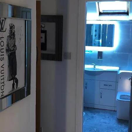 Hendham House - Near Etihad Stadium, Coop Live Arena, Ao Arena, Piccadilly Train Station & Centre مانشستر