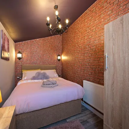 Beautiful Cozy With Free Parking Дом отдыха *