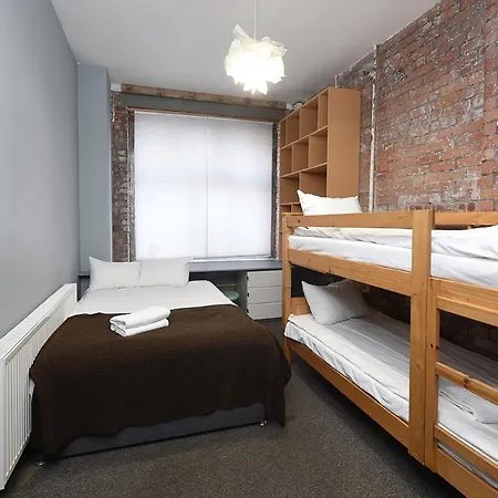 Mason Street Sleeps 16