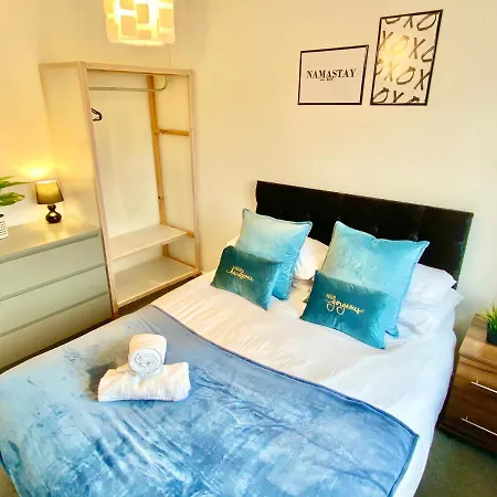 Apartamento Convenient Centre 3bd With Free Parking