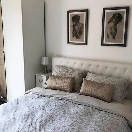 Stylish Modern Spacious Very Central 2 Bed 2 Bath Manchester