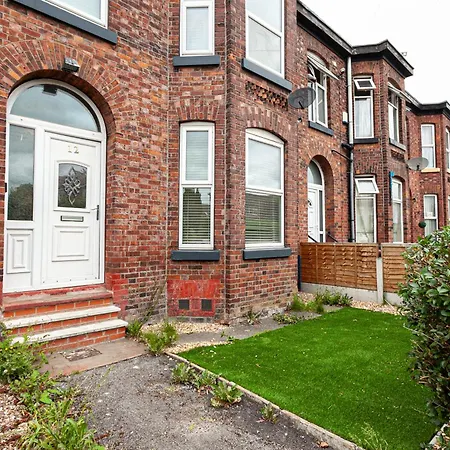 Spacious Comfortable House Close To Etihad 別荘 マンチェスター