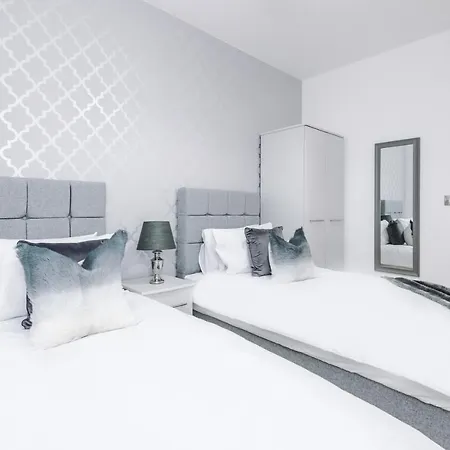 2 Bedroom Hosted By Mcr Dens Lägenhet Manchester