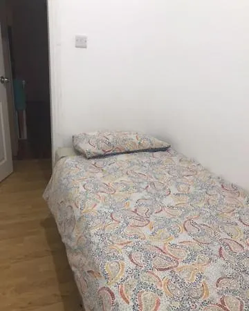 Homestay Shared Home-style Friendly Manchester