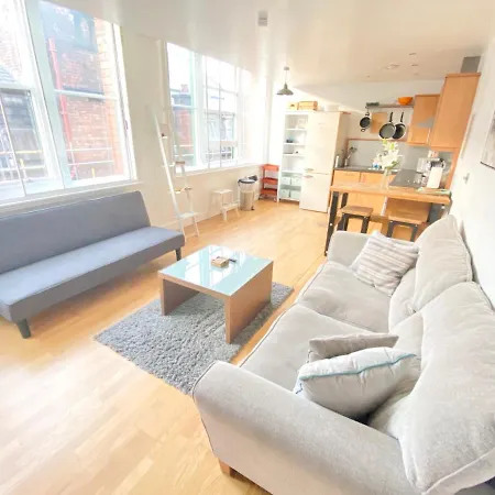 Stylish Loft With Parking - Two Bedroom - City Centre & Northern Quarter