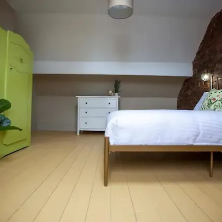 The Pineapple 맨체스터