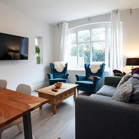 The Safari House - Your Ultimate Relaxation Destination Tatil Evi Manchester