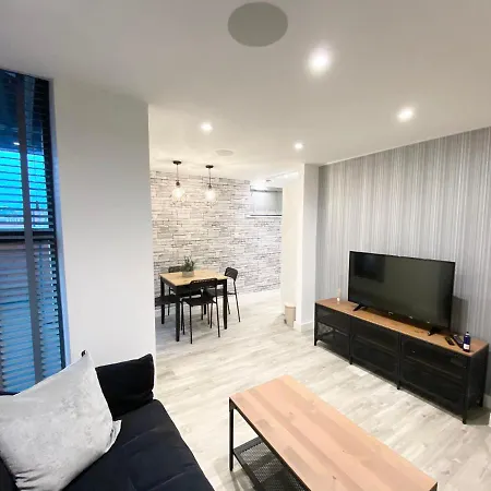 Apartment Cosy Centre Location, Hydro Massage Showe Manchester