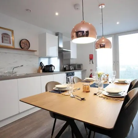 Amazing 3bed2bath 5min To Old Trafford Stadium Apartment *