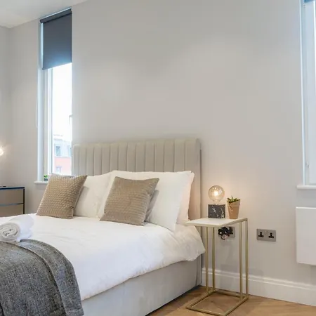 Stunning Designer 2 Bed In Heart Of City * Манчестер
