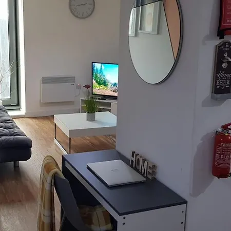 Amazing 2-bed In Media City Games Манчестер