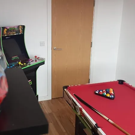 Апартаменты Amazing 2-bed In Media City Games *