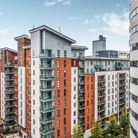 Impeccable 2-bed - Central *