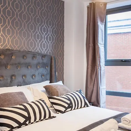 דירה Spacious In Northern Quarter With Private Balcony