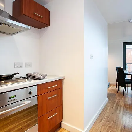 Spacious In Northern Quarter With Private Balcony