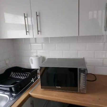 Bright And Spacious 3 Bed House