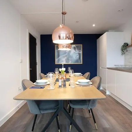 Amazing 3bed2bath 5min To Old Trafford Stadium Apartment