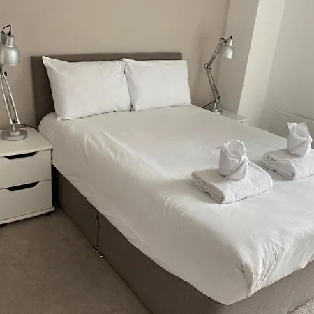 Modern 2 Bedroom In Apartmán
