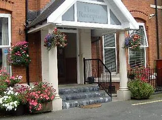 Westlynn Hotel & Apartments Free Parking Near Manchester Centre Hotel 3*