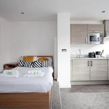 Апартаменты Cosy Central In Heart Of City Centre