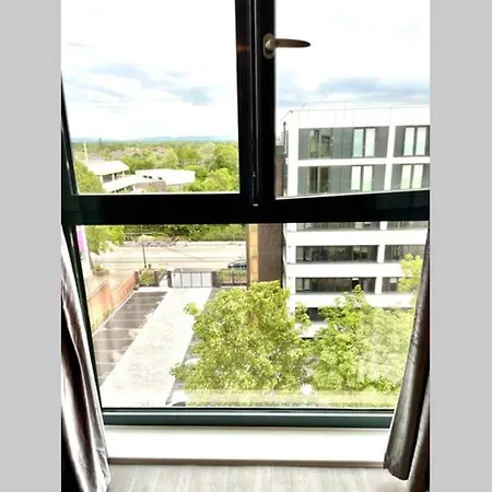 Lägenhet New Residential And Family Friendly Apartment Close To Manchester Old Trafford Deansgate City And Trafford Centre Manchester