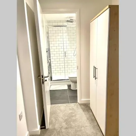 New Residential And Family Friendly Apartment Close To Manchester Old Trafford Deansgate City And Trafford Centre Lägenhet