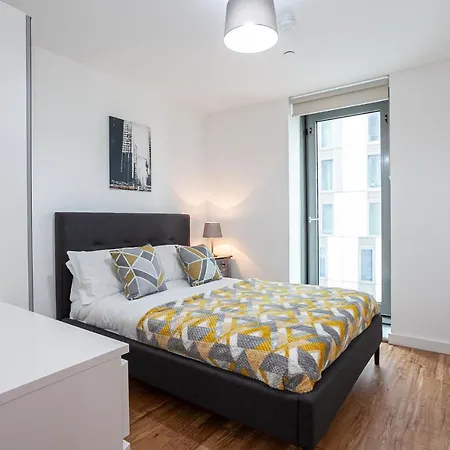 A Modern And Trendy 1 Bed Apartment In Media City דירה *