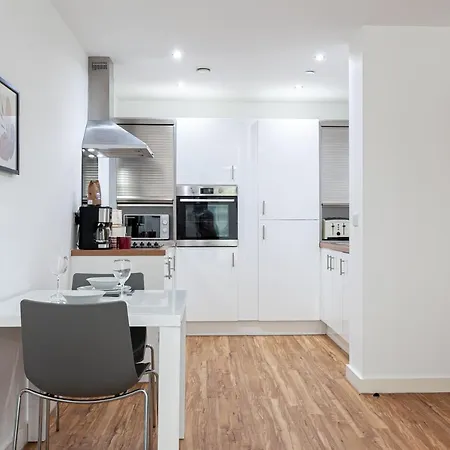 A Modern And Trendy 1 Bed Apartment In Media City דירה מנצ'סטר