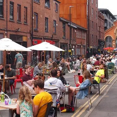 Lewis In The Heart Of The Northern Quarter Sleeps Up To 12 Apartman Manchester