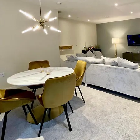 Prázdninový dům Pass The Keys Stylish Central Manchester Townhouse With Parking Manchester