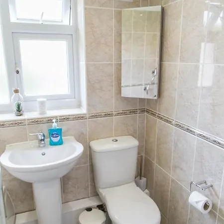 شقة Captivating 2-bed In *