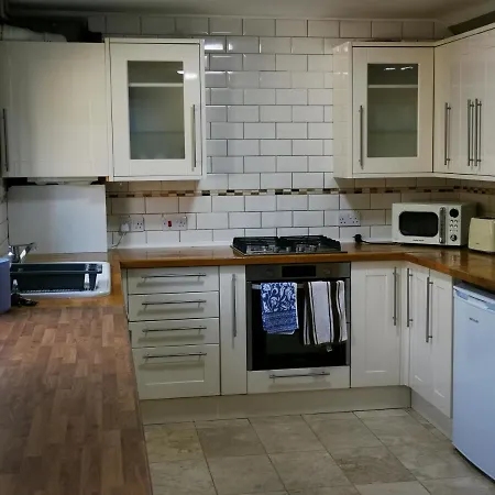 Brigstock Holidays House Apartamento