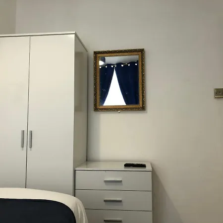 Отель The Avenues And Alleyways *