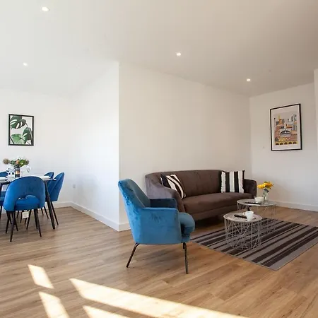 Luxury, Spacious In Central By Pillo * マンチェスター