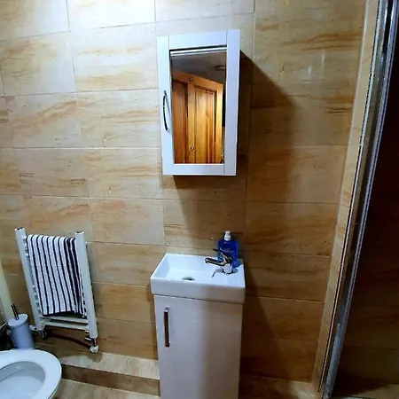 Brigstock Holidays House