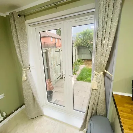 Brigstock Holidays House *