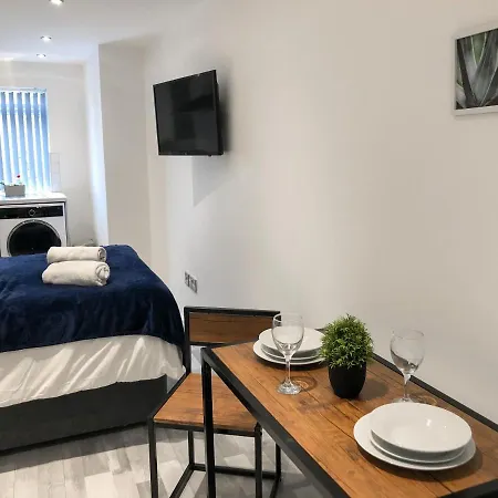 Appartement 10min To - Free Parking - Private - Contractor Friendly *