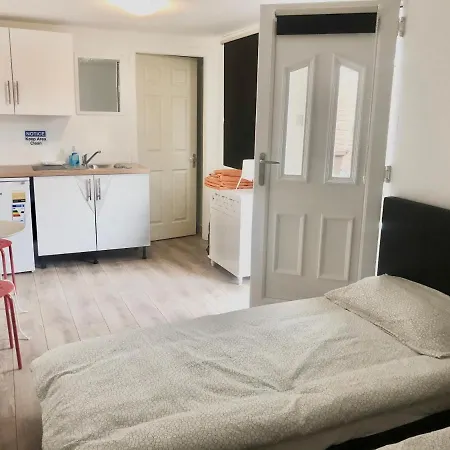 Tatil Evi Martindale Free Parking Manchester