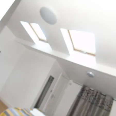 בית נופש Lovely 5-Bed House In Manchester